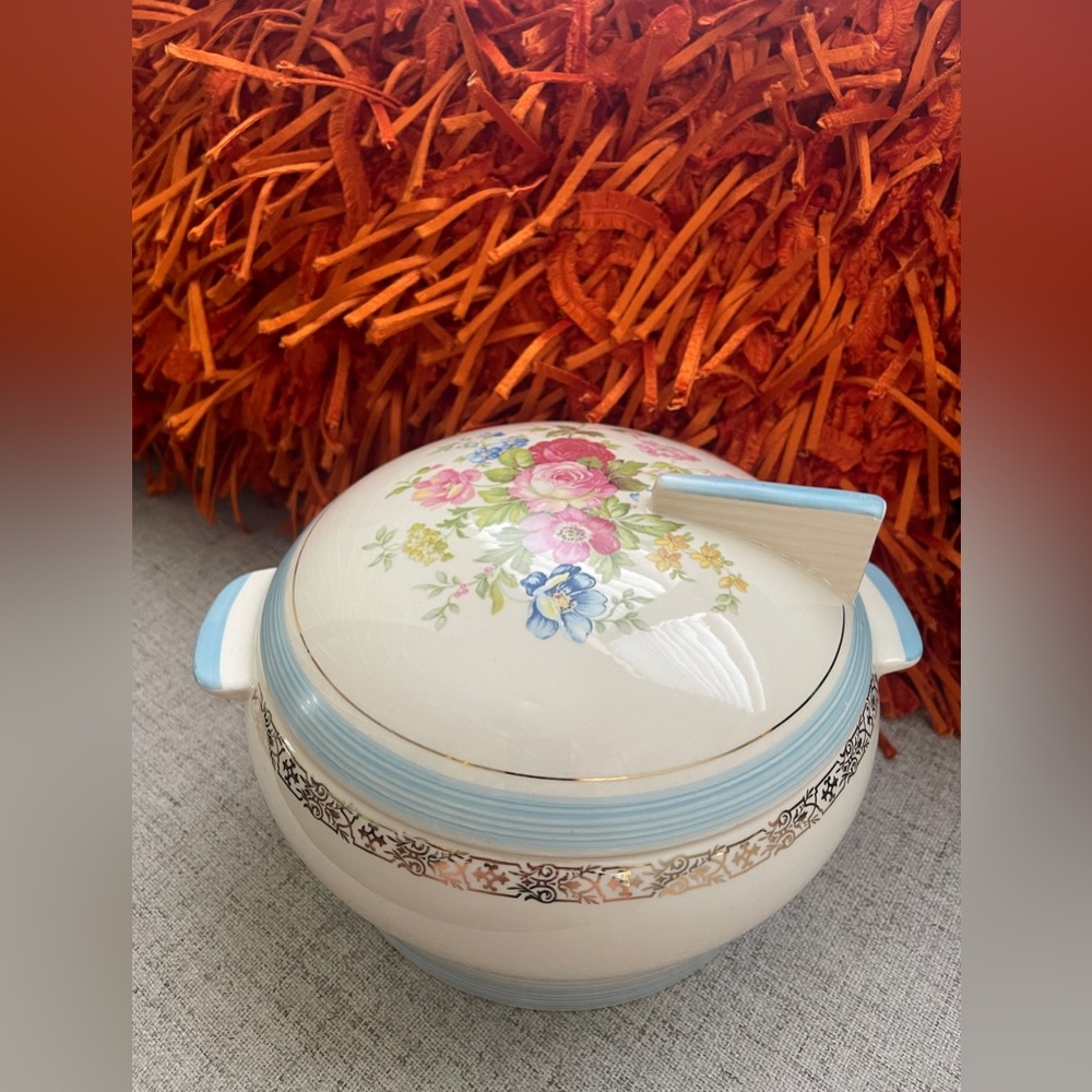 Art Deco 2 Quart Sundial Lidded
Casserole With Roses Hall beautiful soup bowl !